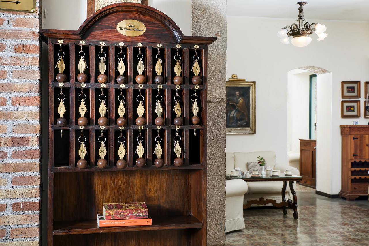 Hotel "La Pensione Svizzera" Таормина Экстерьер фото